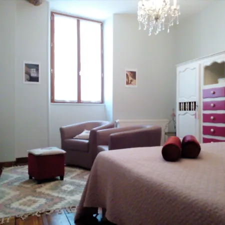 Bed & Breakfast Aux Rosiers 3*