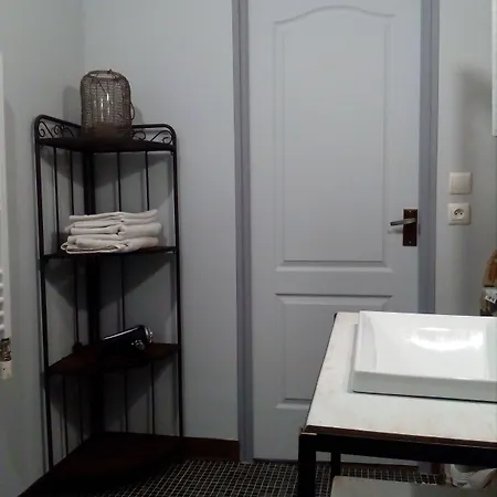 Aux Rosiers Bed and breakfast