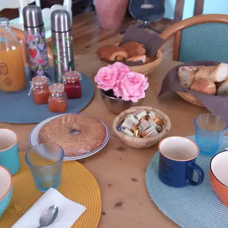 Bed & Breakfast Aux Rosiers